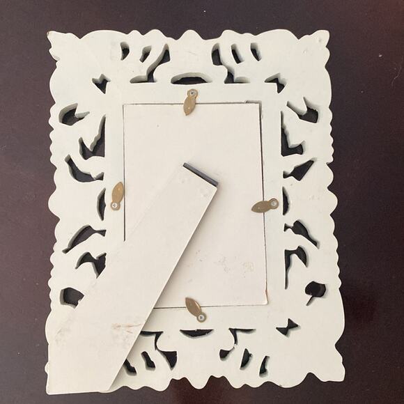 Vintage pier 1 cream sage green chalk painted wood swirl 4X6 photograph frame - Picture 2 of 4